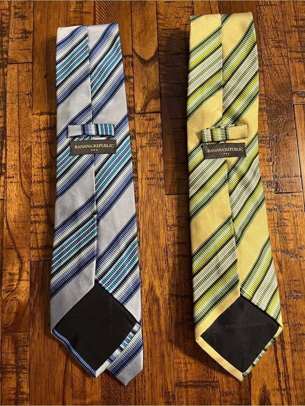 Banana Republic Men’s Tie Lot of 2 / 100% Silk Designer Neck Ties Classic Dress
